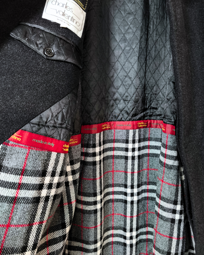 Abrigo Charles Valentino