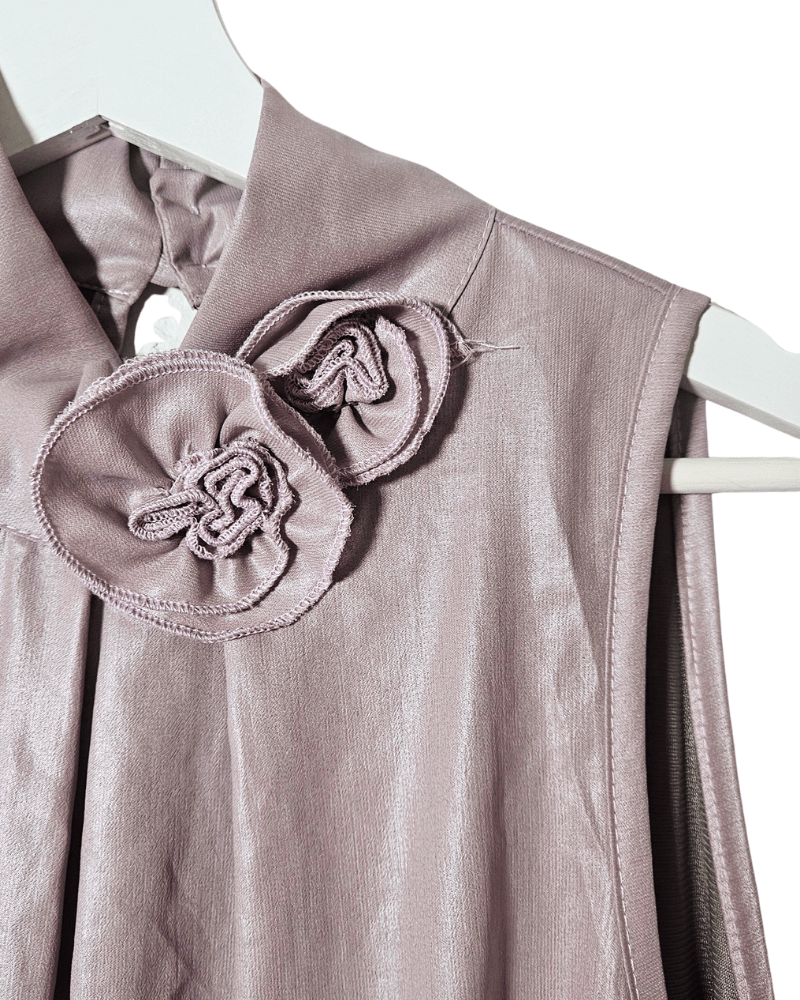 Vestido lavanda con detalle floral - Una cosa