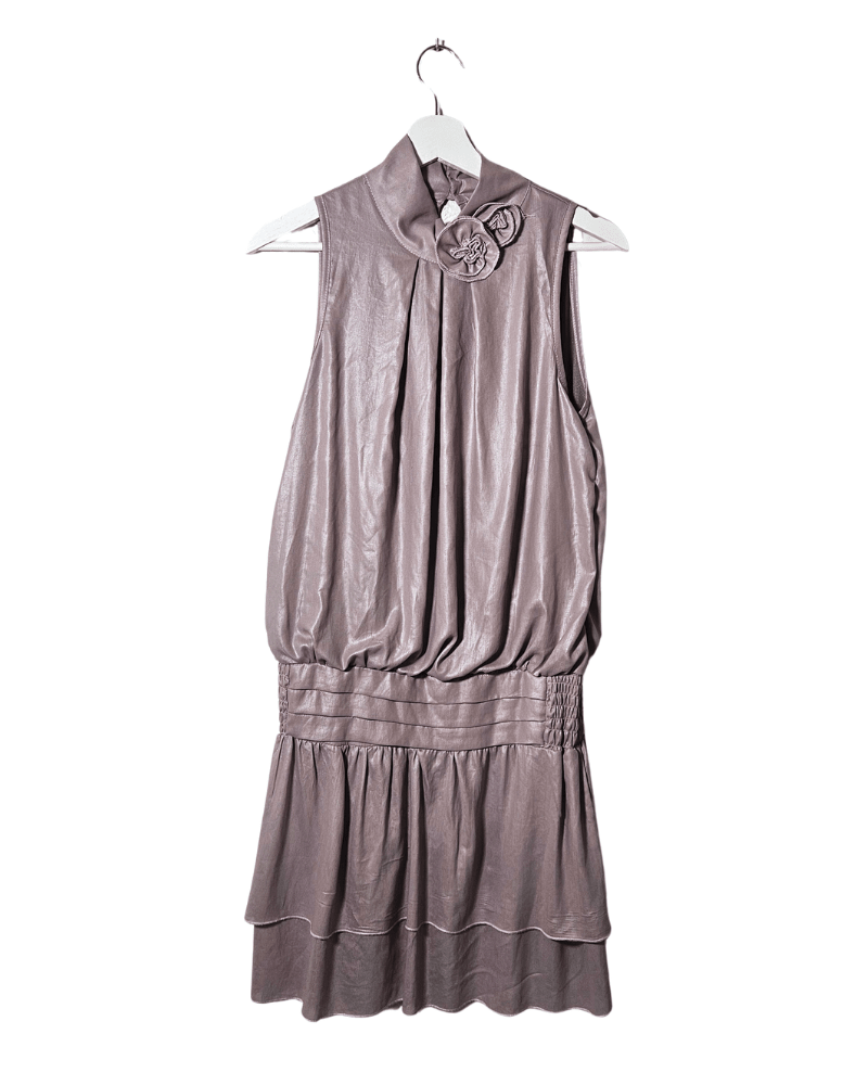 Vestido lavanda con detalle floral - Una cosa